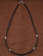 Гайтан из белого золота c кожаным шнурком