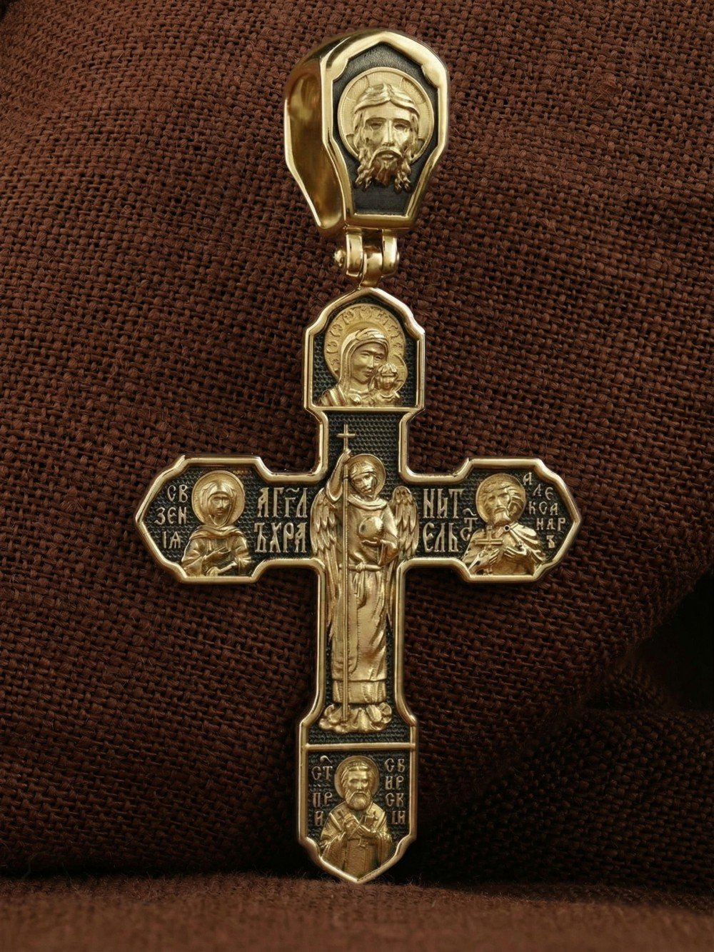 Крест из лимонного золота