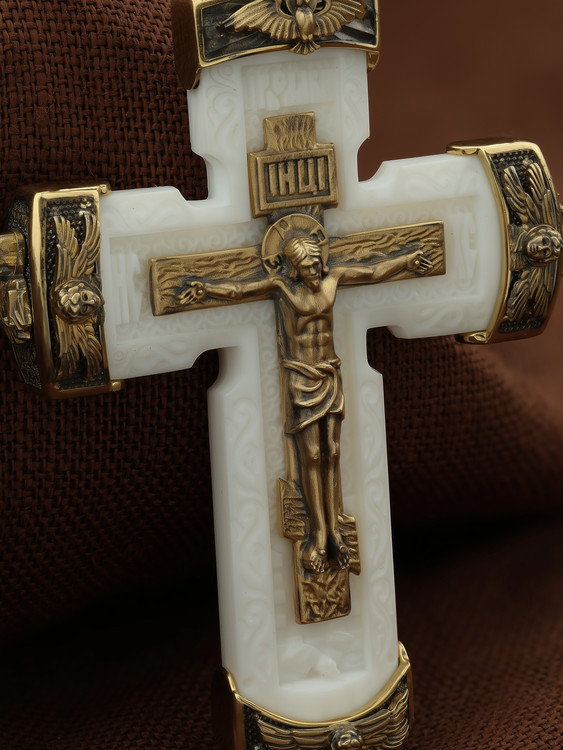 Крест из лимонного золота c бивнем мамонта