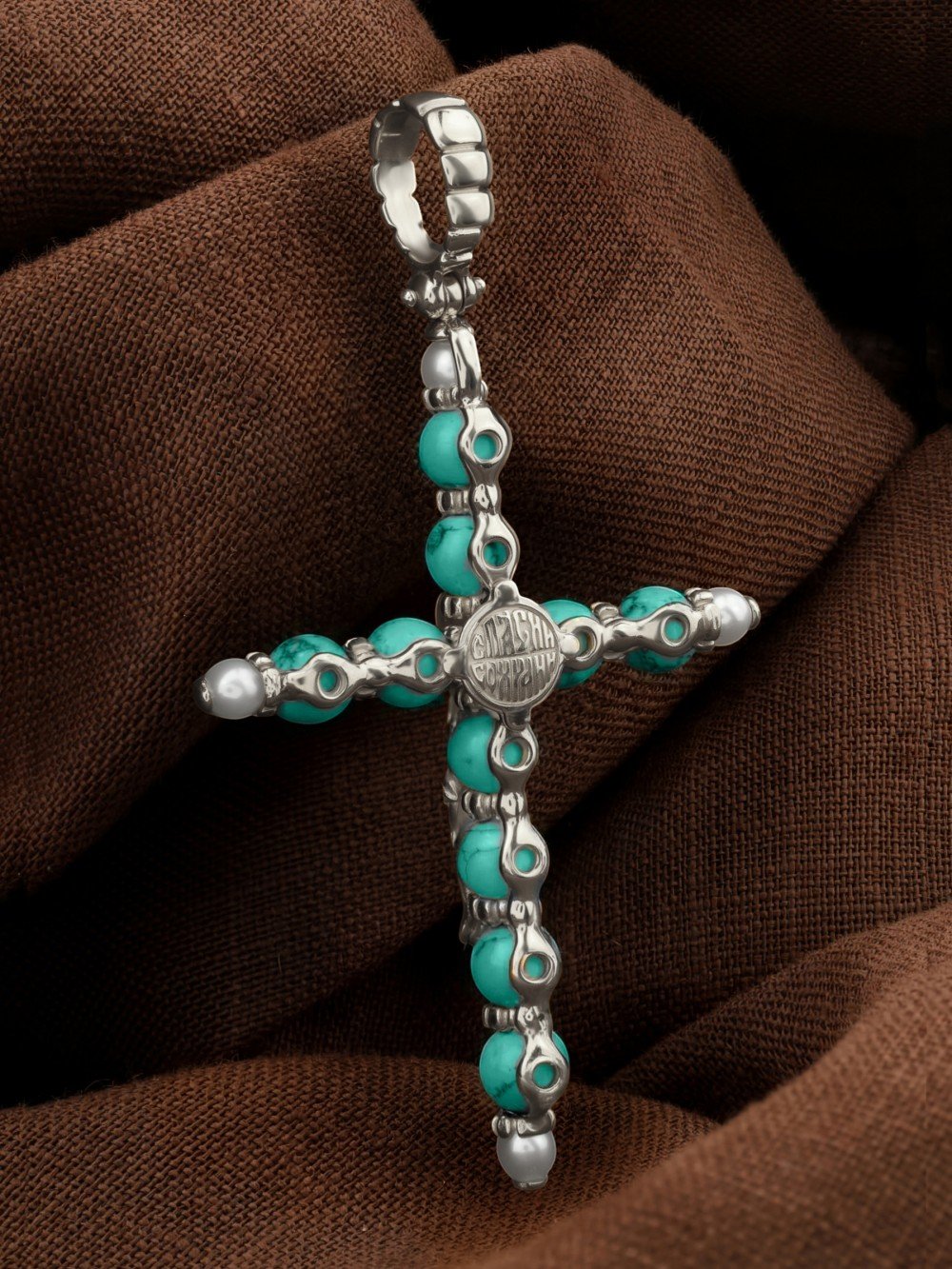 Крест из белого золота c жемчугом и бирюзой