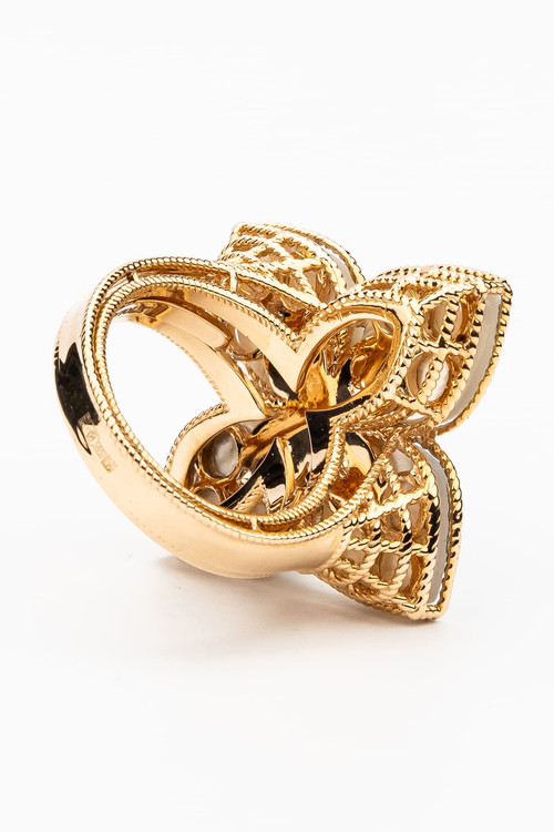 Кольцо из золота c бриллиантами и перламутром