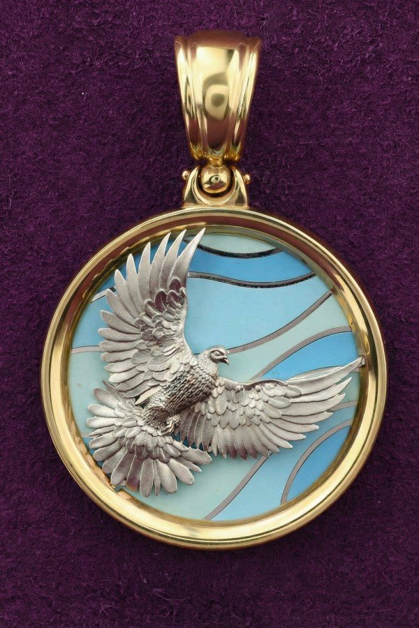 Подвеска из лимонного золота 585 пробы c эмалью