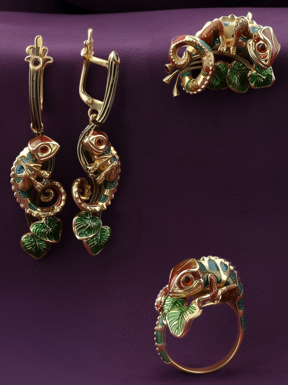 Подвеска из лимонного золота c эмалью и гранатом