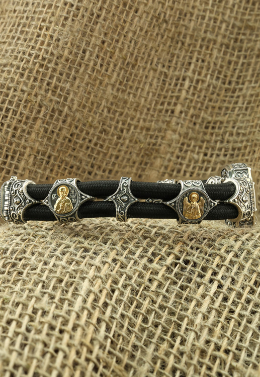 Браслет из серебра и золота c ониксом и шёлковым шнурком