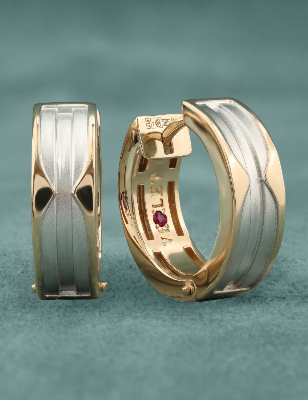 Серьги из золота c рубином