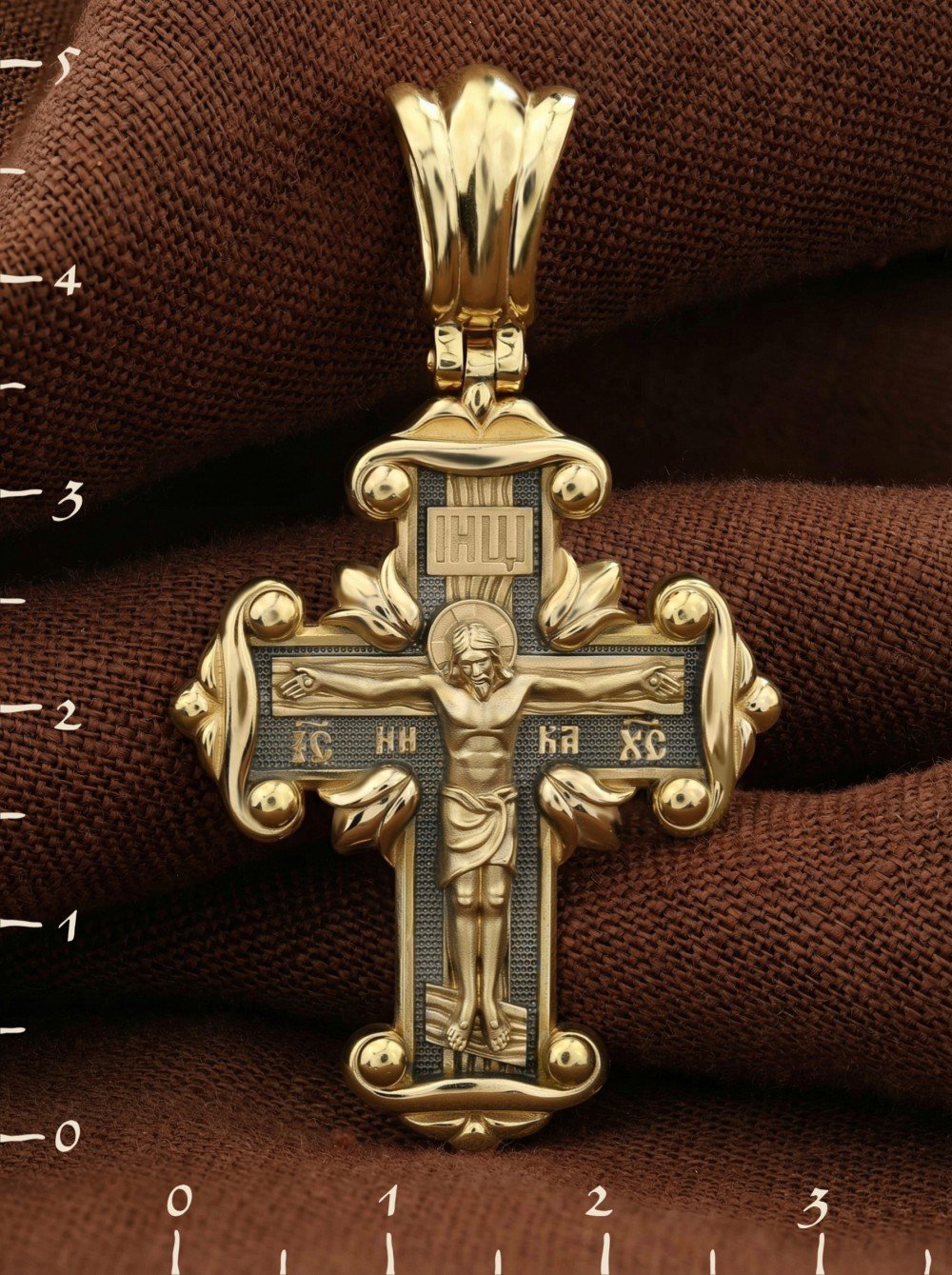 Крест из лимонного золота