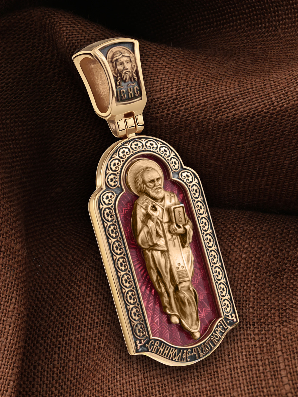 Образок из золота c эмалью