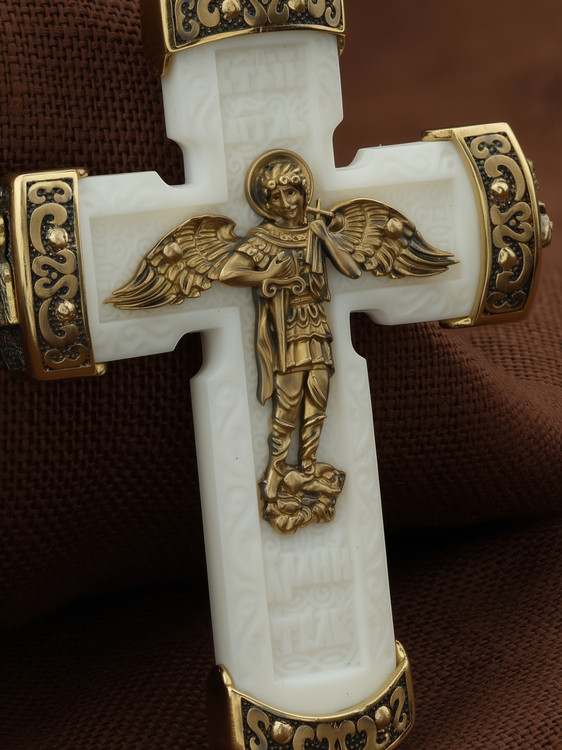 Крест из лимонного золота c бивнем мамонта