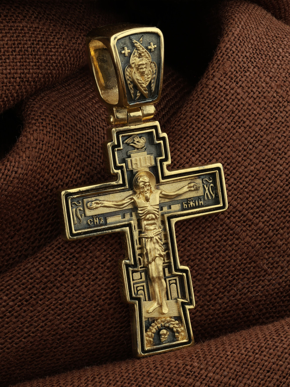 Крест из лимонного золота