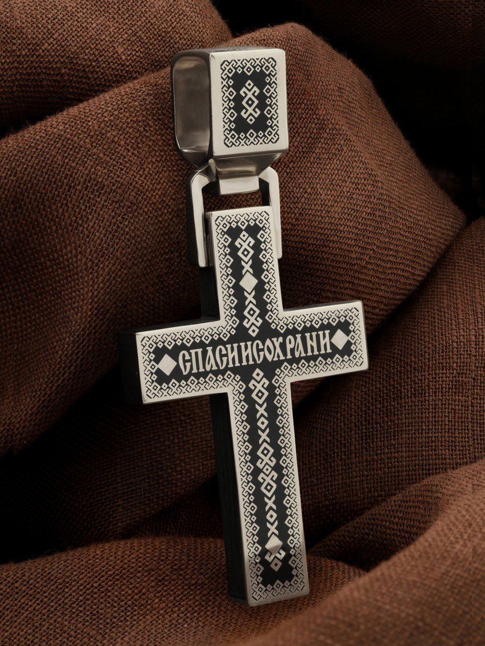 Крест из белого золота c эмалью и эбеновым деревом