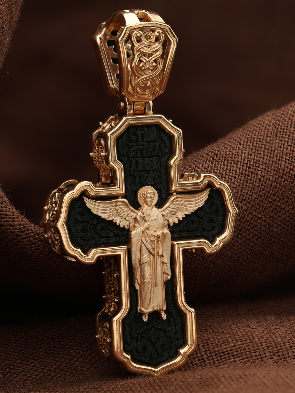 Крест из золота c эбеновым деревом