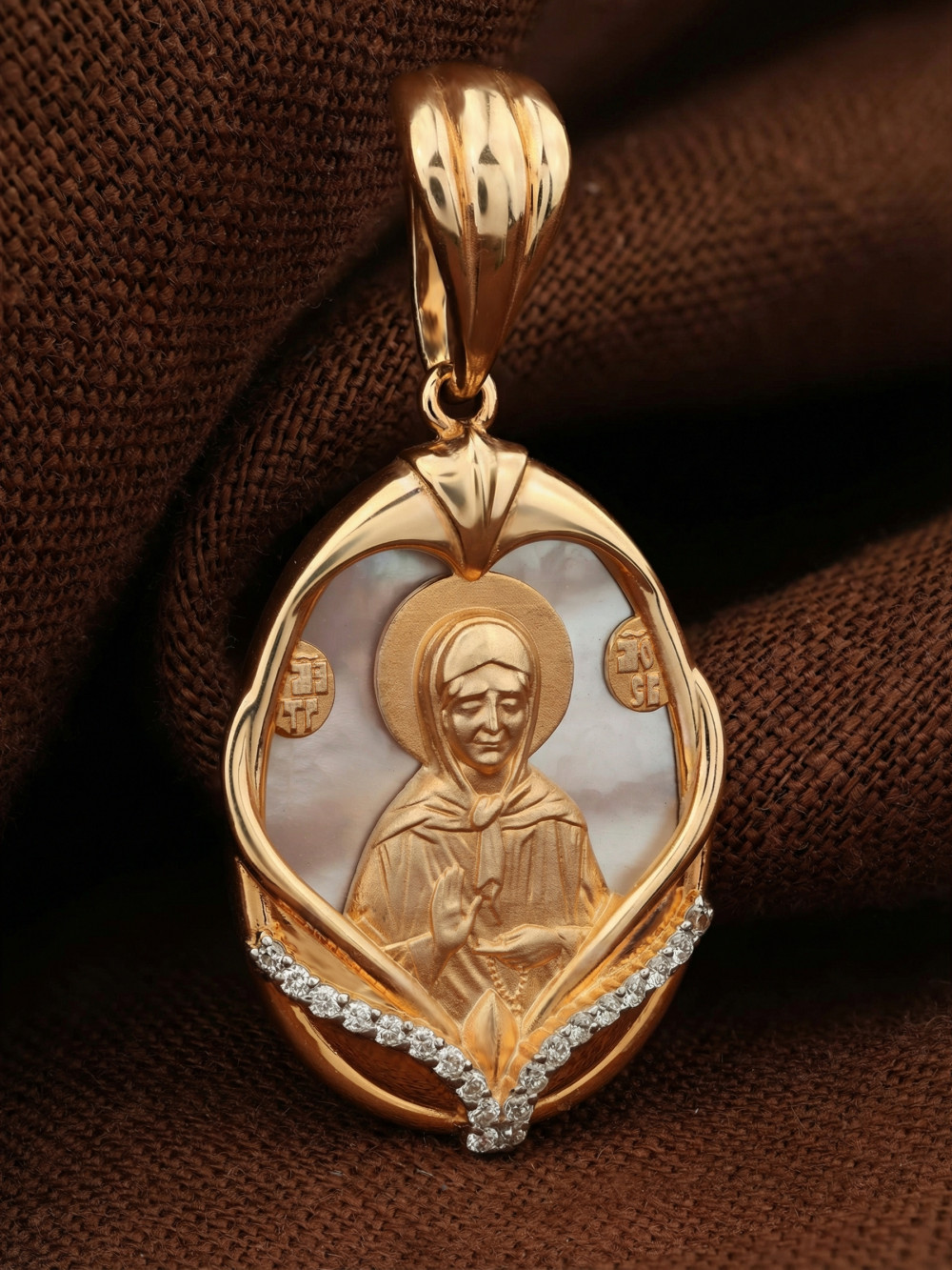 Образок из золота c бриллиантами и перламутром