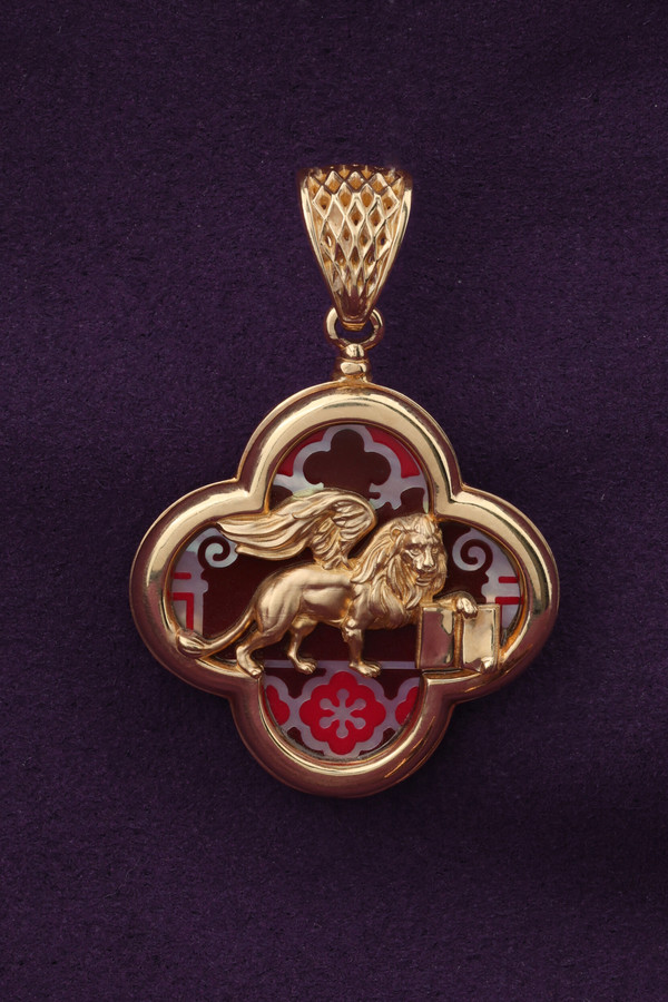 Подвеска из золота c эмалью и перламутром