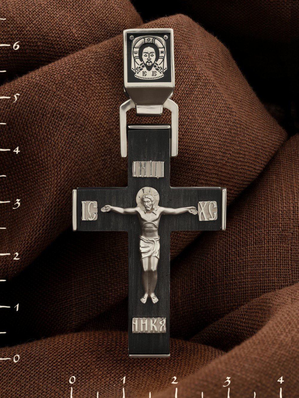 Крест из белого золота c эмалью и эбеновым деревом