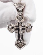 Крест из белого золота 585 пробы c эбеновым деревом