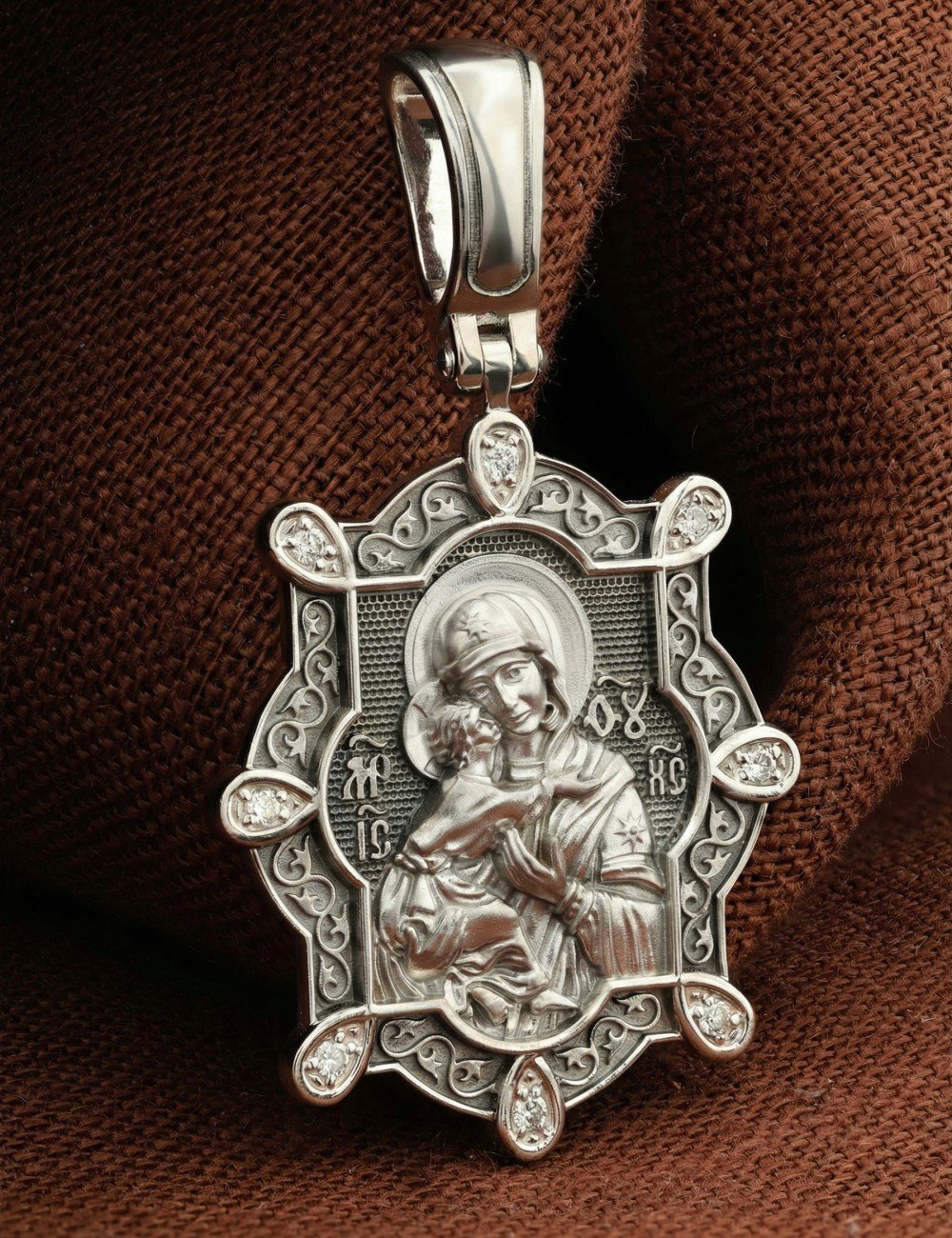 Образок из белого золота 585 пробы c бриллиантами