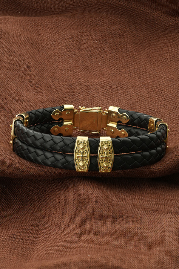 Браслет из золота c шнурком