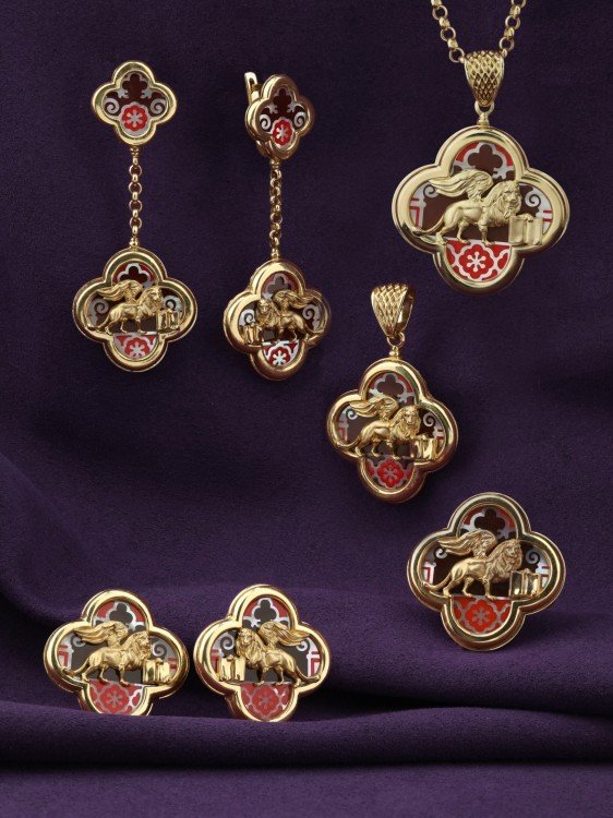 Подвеска из лимонного золота c эмалью и перламутром